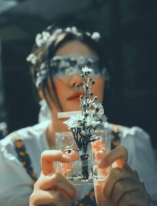 Niche Fragrance Picks for Spring Craft Your Distinct Scent-3